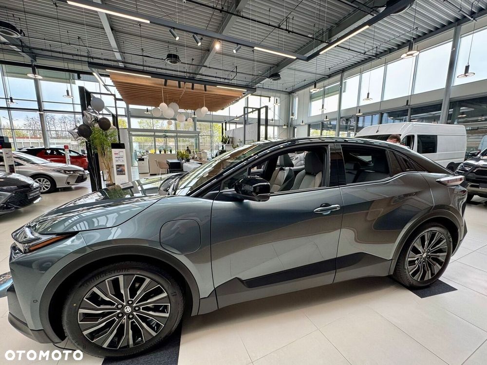 Toyota C-HR+ - 3