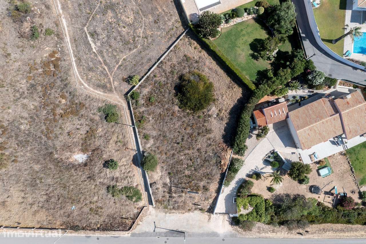 TERRENO URBANO BEM POSICIONADO EM MONTINHOS DA LUZ - Grande imagem: 3/9