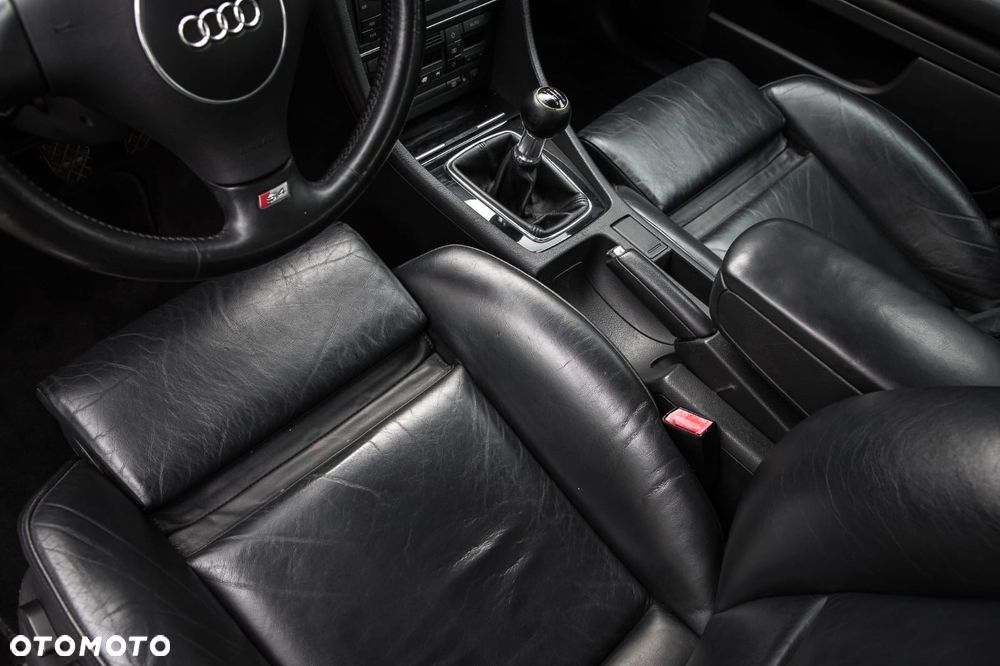 Audi RS4 Limousine - 13