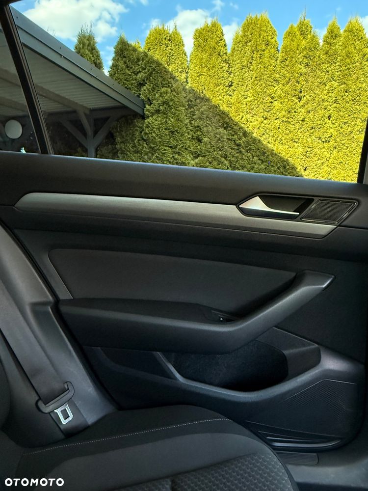 Volkswagen Passat 2.0 TDI BMT Trendline - 23