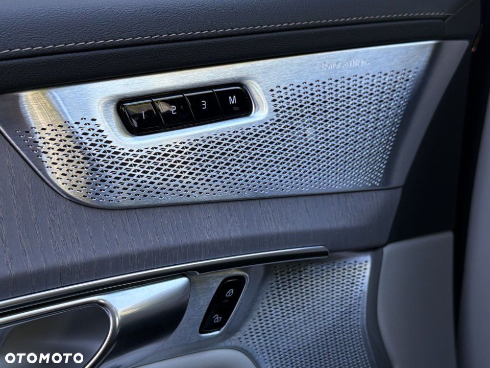 Volvo XC 90 - 23