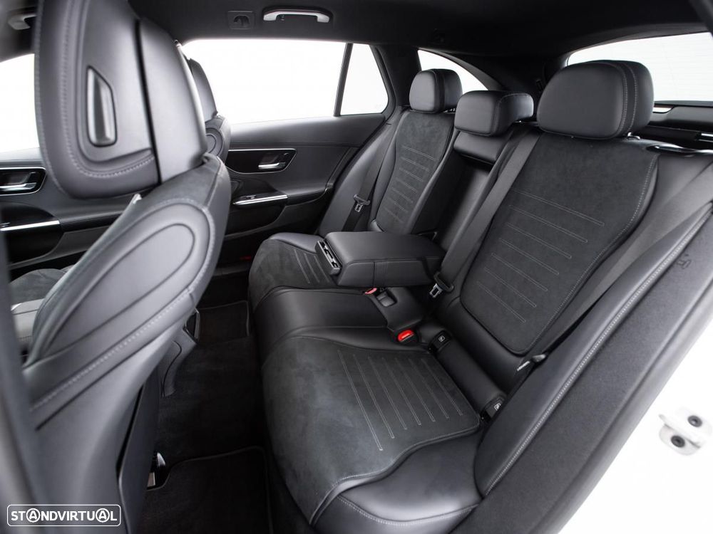 Mercedes-Benz C 300 e T 9G-TRONIC AMG Line — fotografia 10