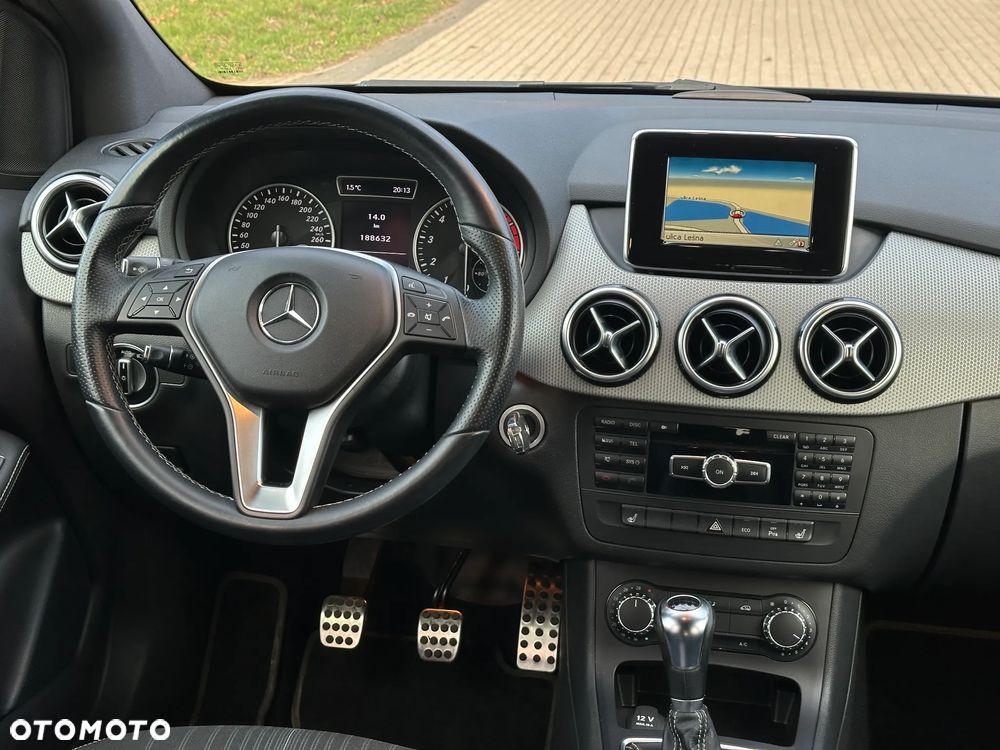 Mercedes-Benz Klasa B 180 UrbanStyle Edition - 9