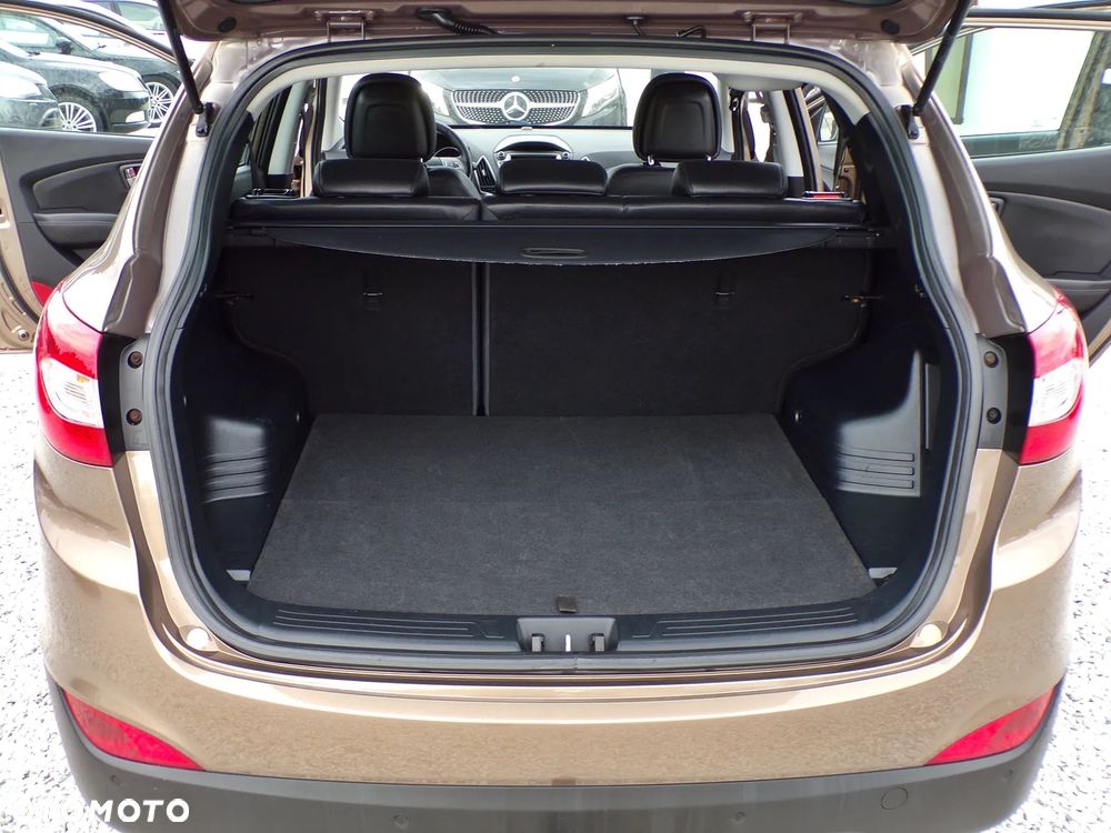 Hyundai ix35 1.6 2WD Fifa World Cup Edition - 27