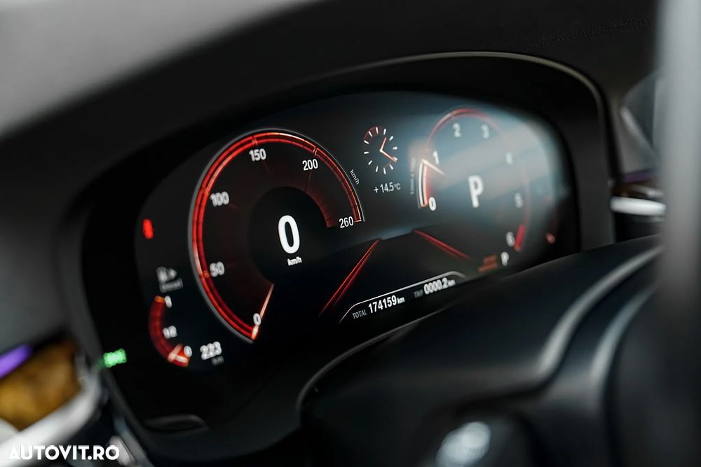 BMW Seria 5 520d Aut. - 24