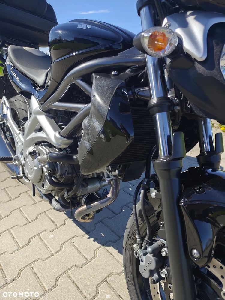 Suzuki Gladius - 20