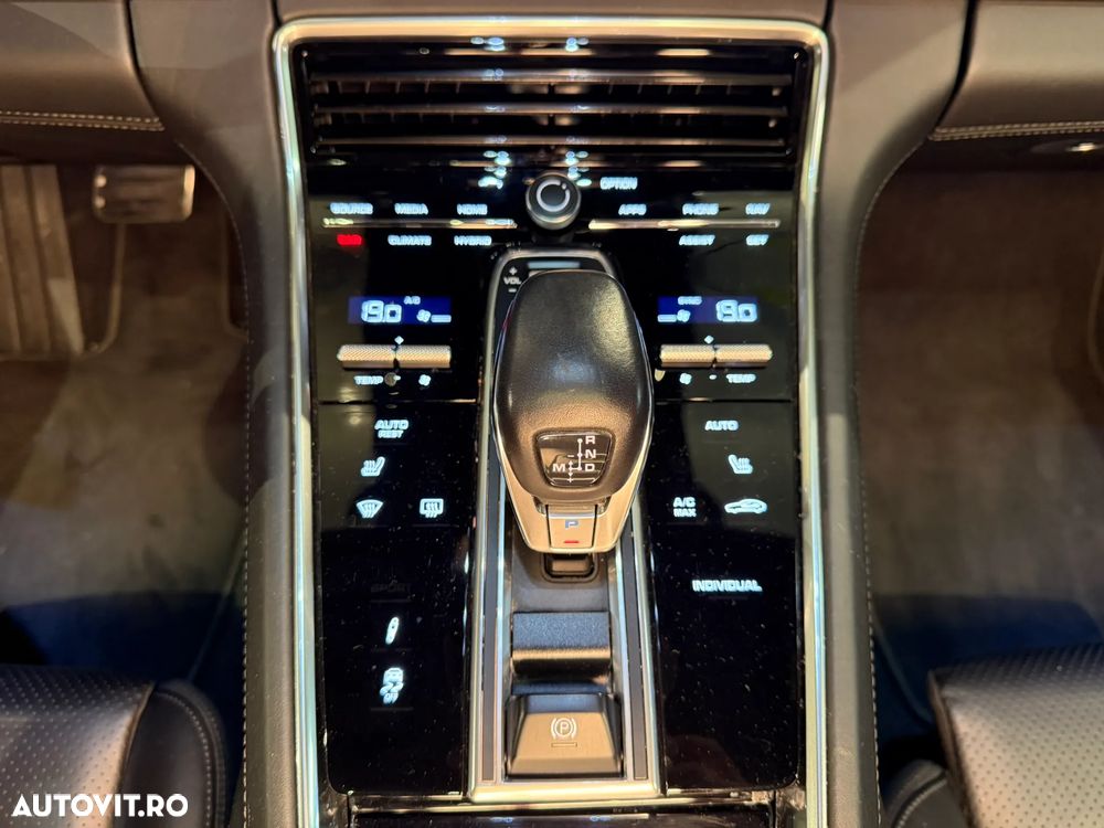Porsche Panamera 4 - 24