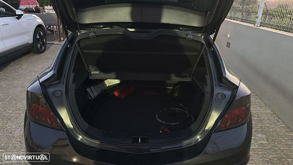 Opel Astra GTC 1.9 CDTI - 3