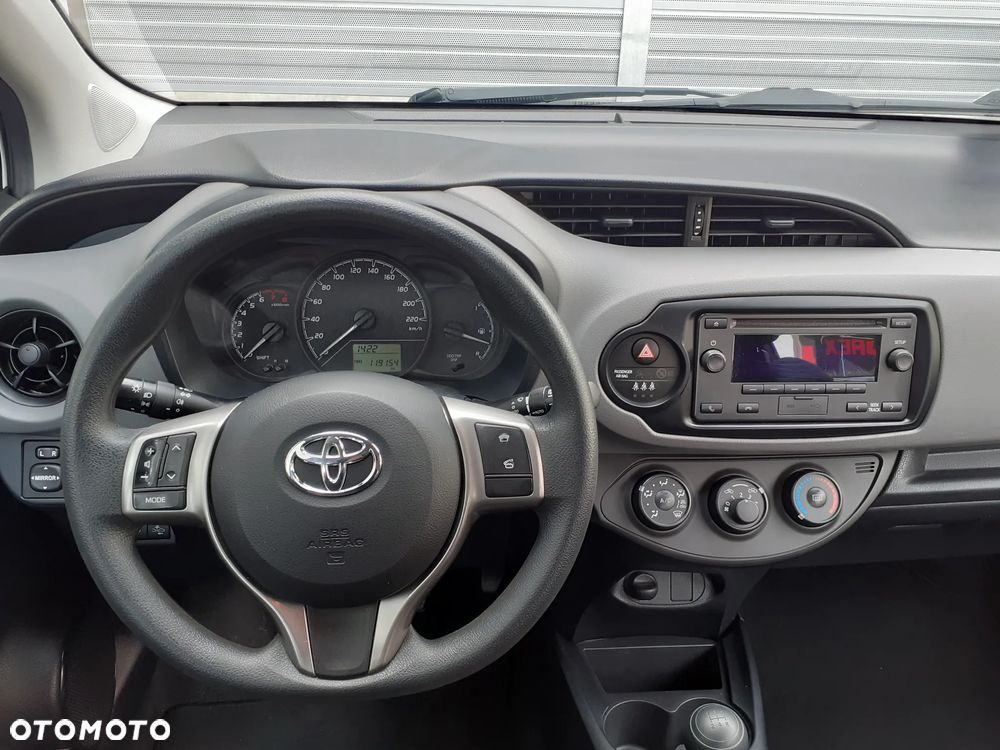 Toyota Yaris - 10