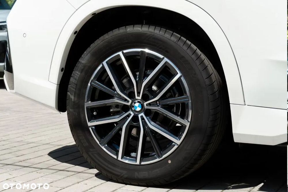 BMW X1 sDrive20i mHEV - 11