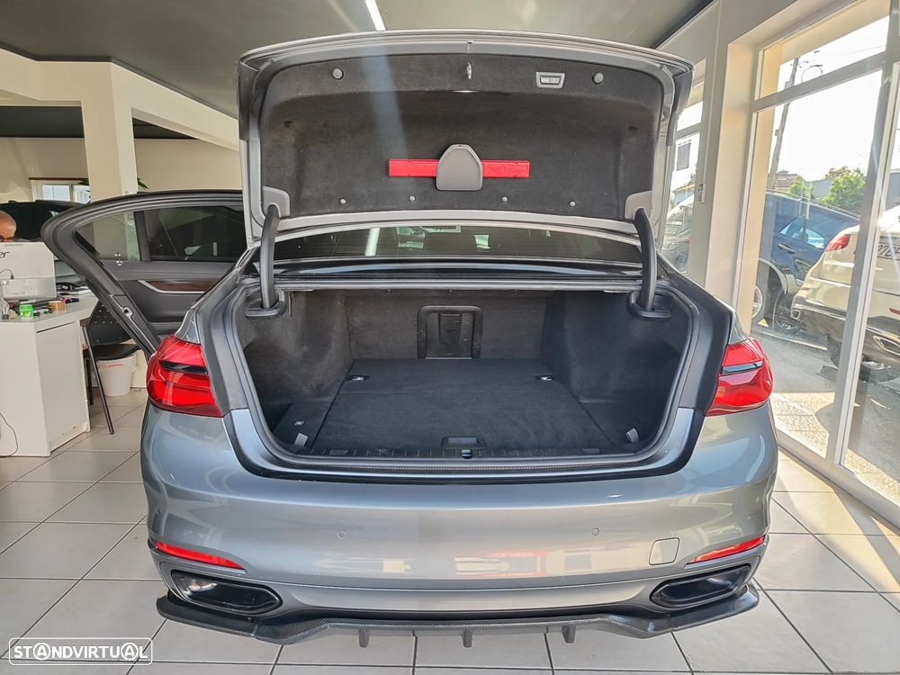 BMW 740 e iPerformance Pack M - 17