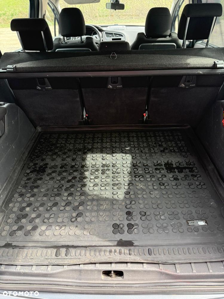 Peugeot 5008 1.6 e-HDi Active S&S 7os - 21