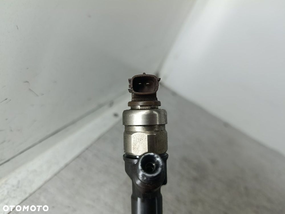 WTRYSKIWACZ TOYOTA AVENSIS II T25 23670-0R010  05J  05224 DENSO 2.0 D-4D - 3