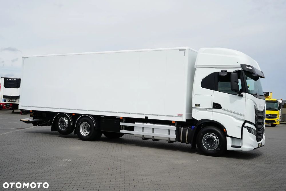 Iveco / S-WAY / 420 / E 6 / KONTENER + WINDA / 22 PALETY / RETARDER / OŚ SKRĘTNA / ROLETA - 4