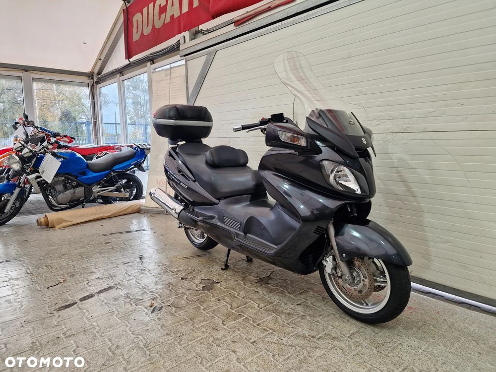 Suzuki Burgman - 4