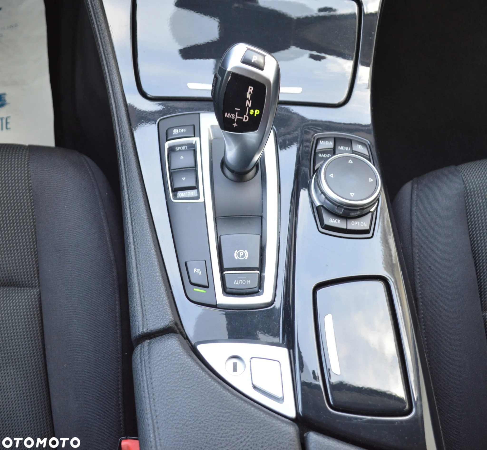 BMW Seria 5 520d - 23