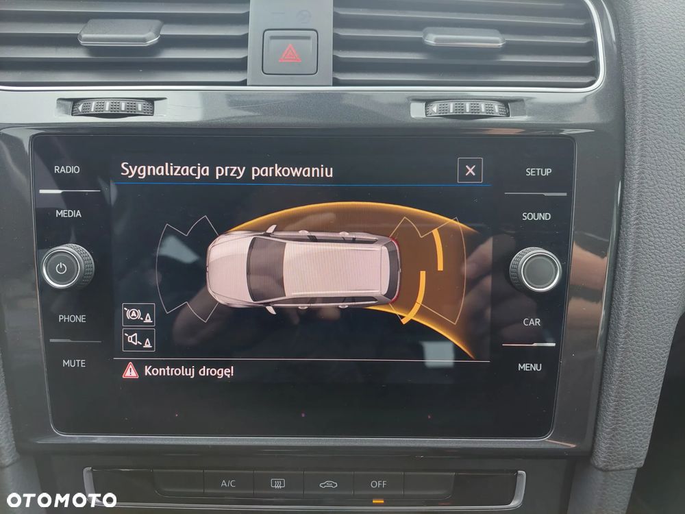 Volkswagen Golf VII 1.6 TDI BMT Trendline - 16