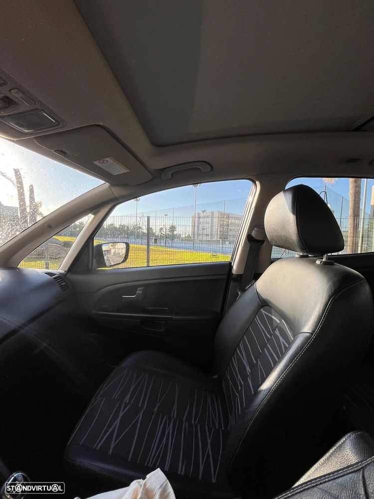 Kia Venga 1.4 CRDi TX ISG - 11
