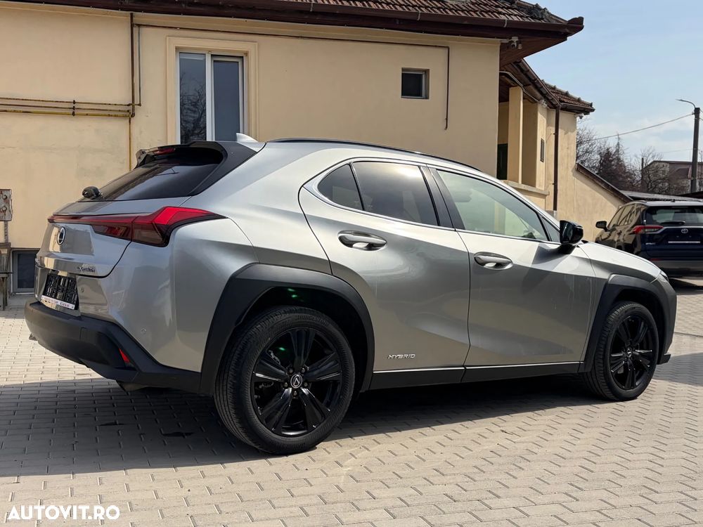Lexus UX - 27
