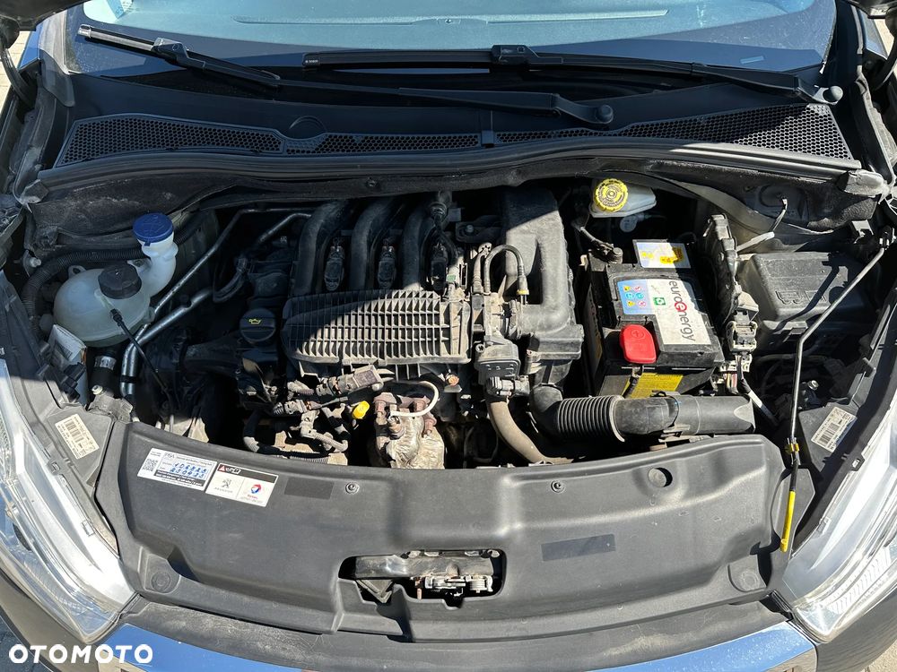 Peugeot 208 - 25