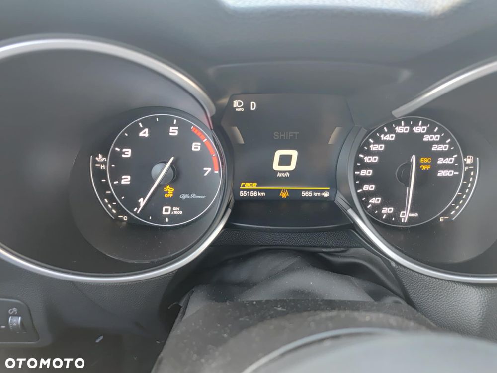 Alfa Romeo Stelvio - 15