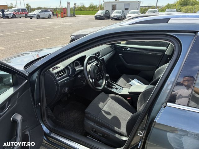 Skoda Superb 2.0 TDI DSG Ambition - 9