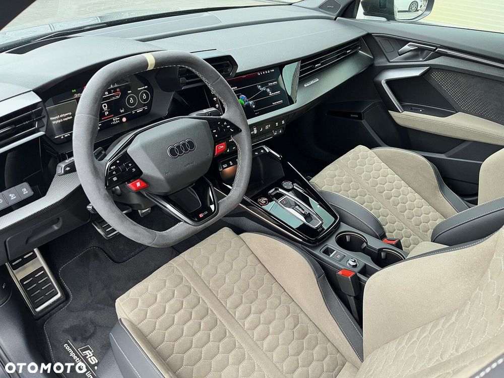 Audi RS3 Limousine - 18