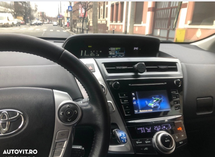 Toyota Prius+ (Hybrid) Executive - 7