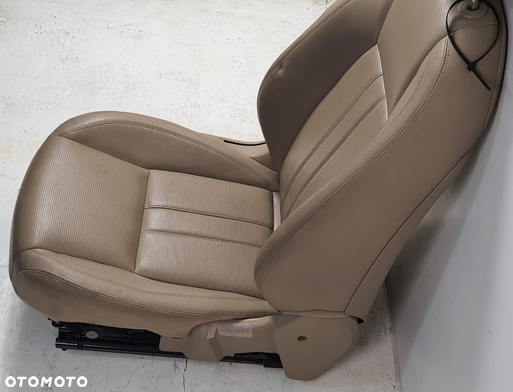 FOTEL PRAWY PRZÓD LAND ROVER DISCOVERY SPORT L550 - 4