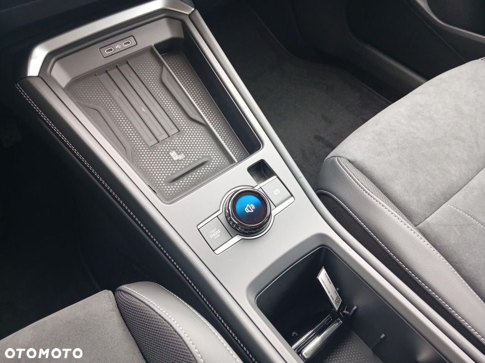 Volkswagen T-Roc - 17