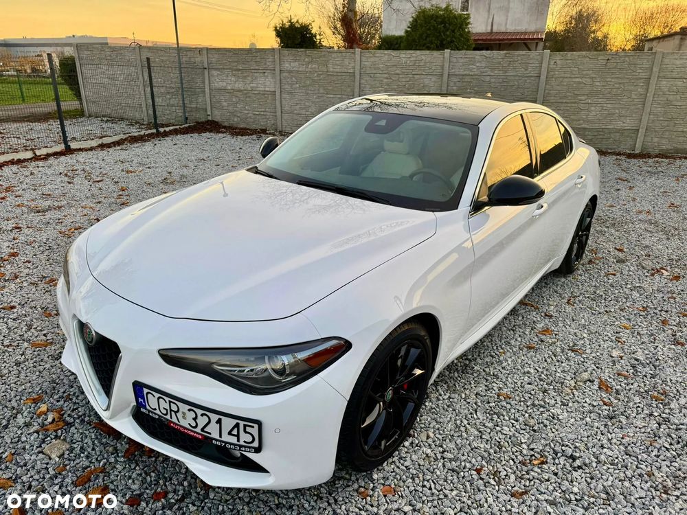 Alfa Romeo Giulia 2.0 Turbo 16V AT8 6C Villa dEste - 3