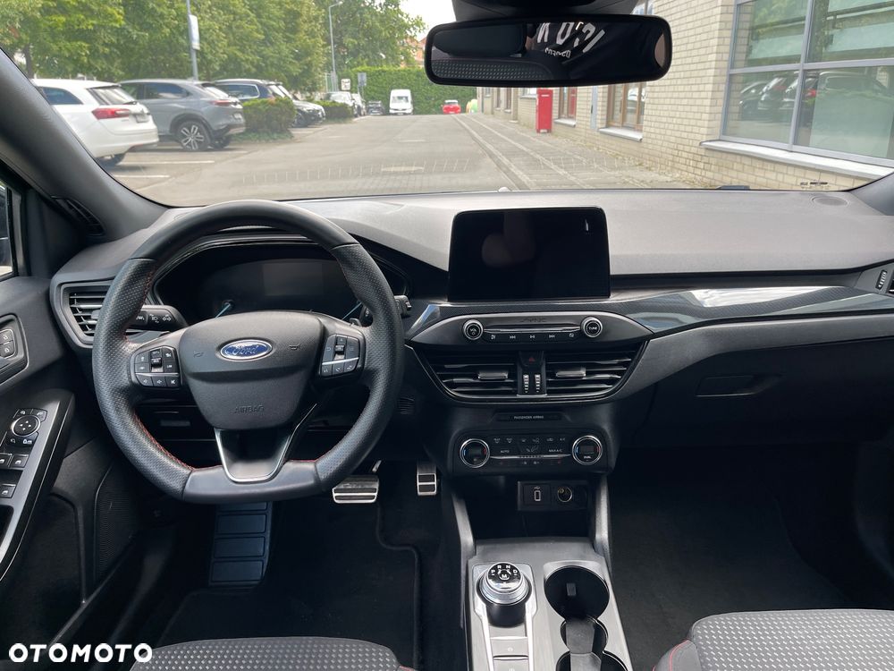 Ford Focus - 25