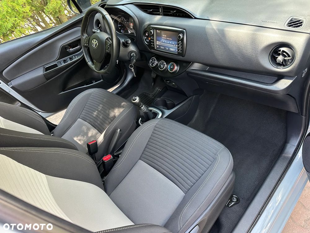 Toyota Yaris 1.5 Premium - 13