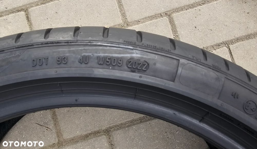Pirelli P Zero 225/40R19 93 Y - 5