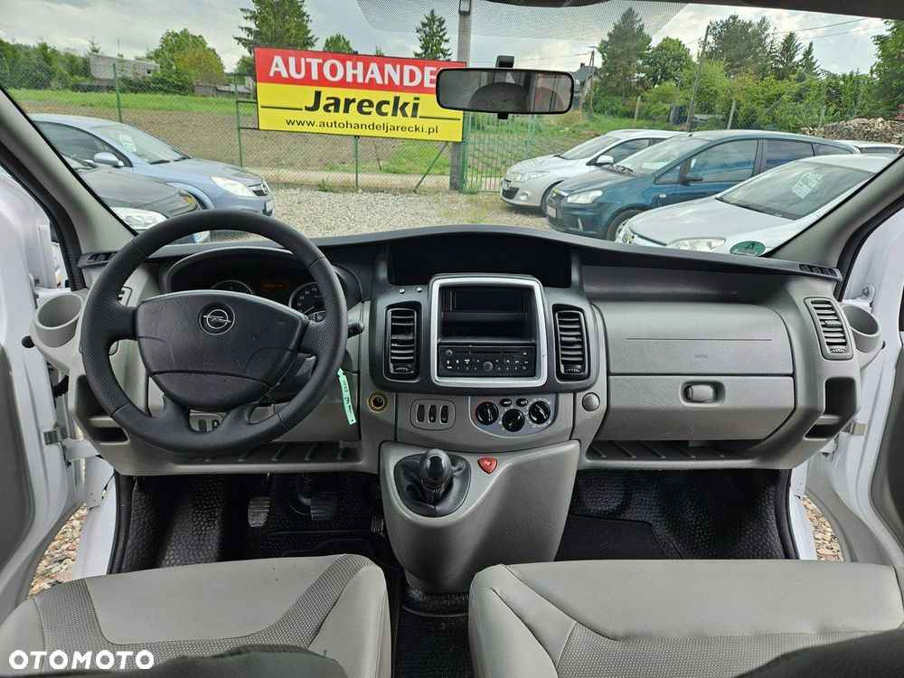 Opel Vivaro - 11