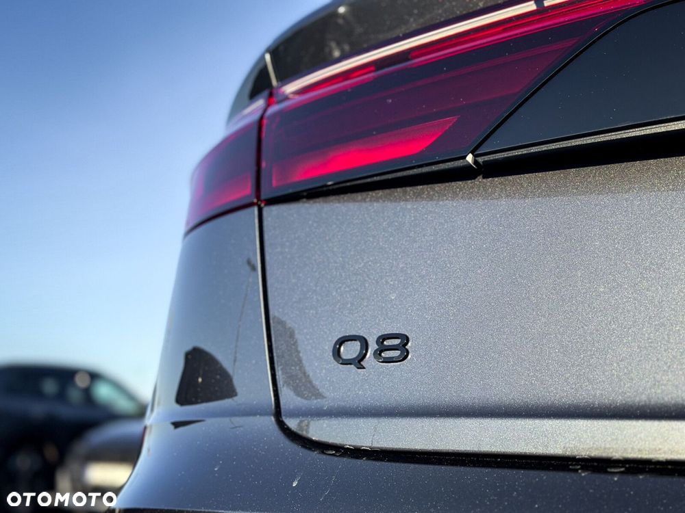 Audi Q8 - 8