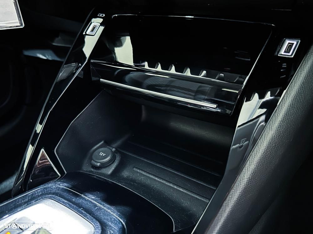 Peugeot 208 1.2 Hybrid Allure e-DCS6 - 35
