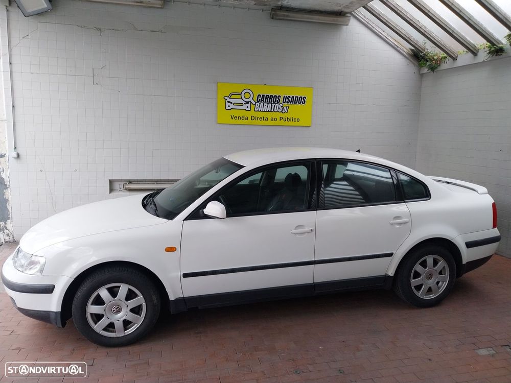 VW Passat 1.9 TDi Confortline - 2