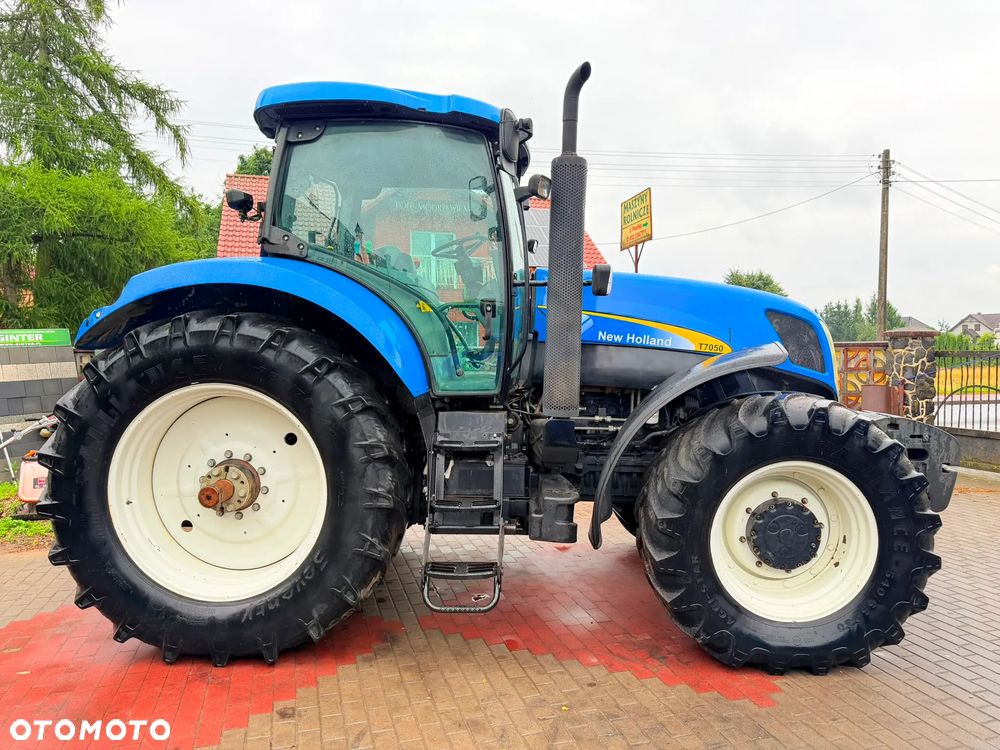 New Holland T 7050 - 9