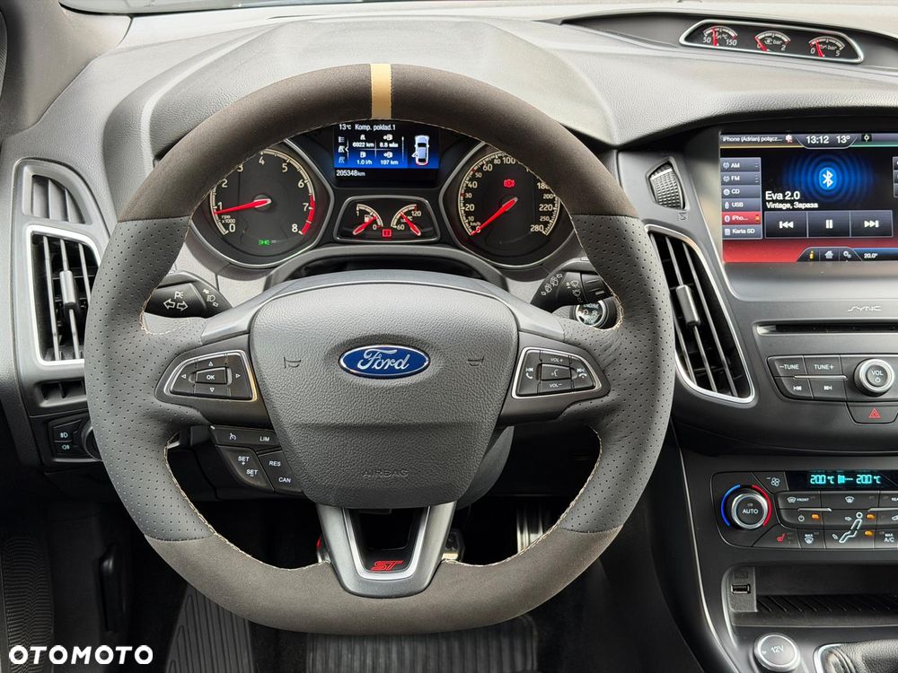 Ford Focus 2.0 EcoBoost ST - 22