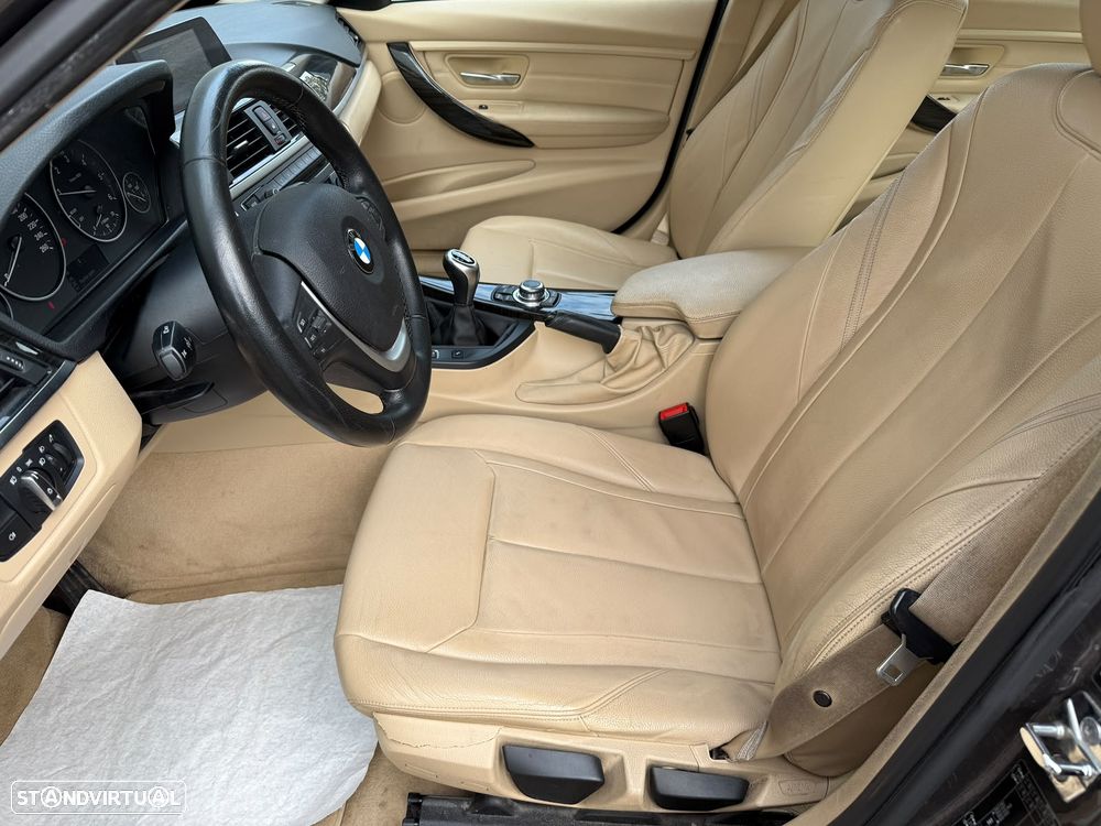 BMW 318 d Luxury Line - 7