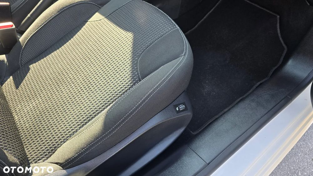 Peugeot 208 1.2 PureTech Allure - 11