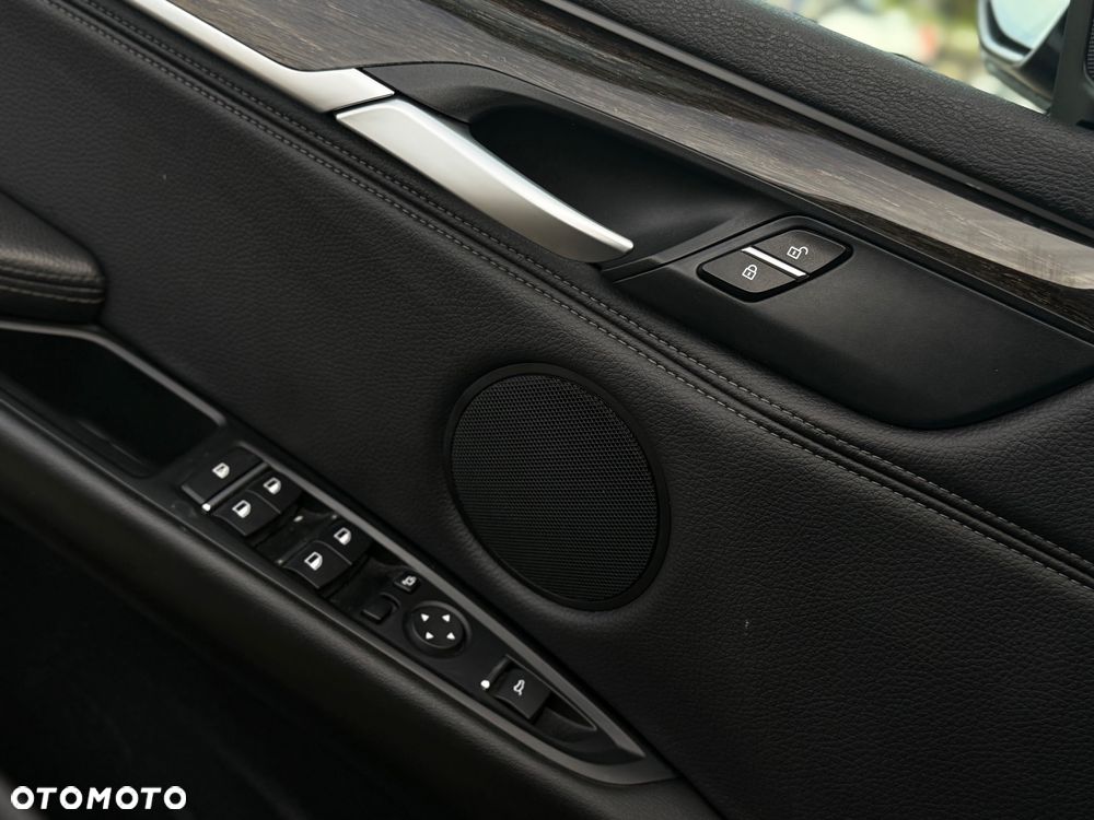 BMW X5 xDrive35i - 38