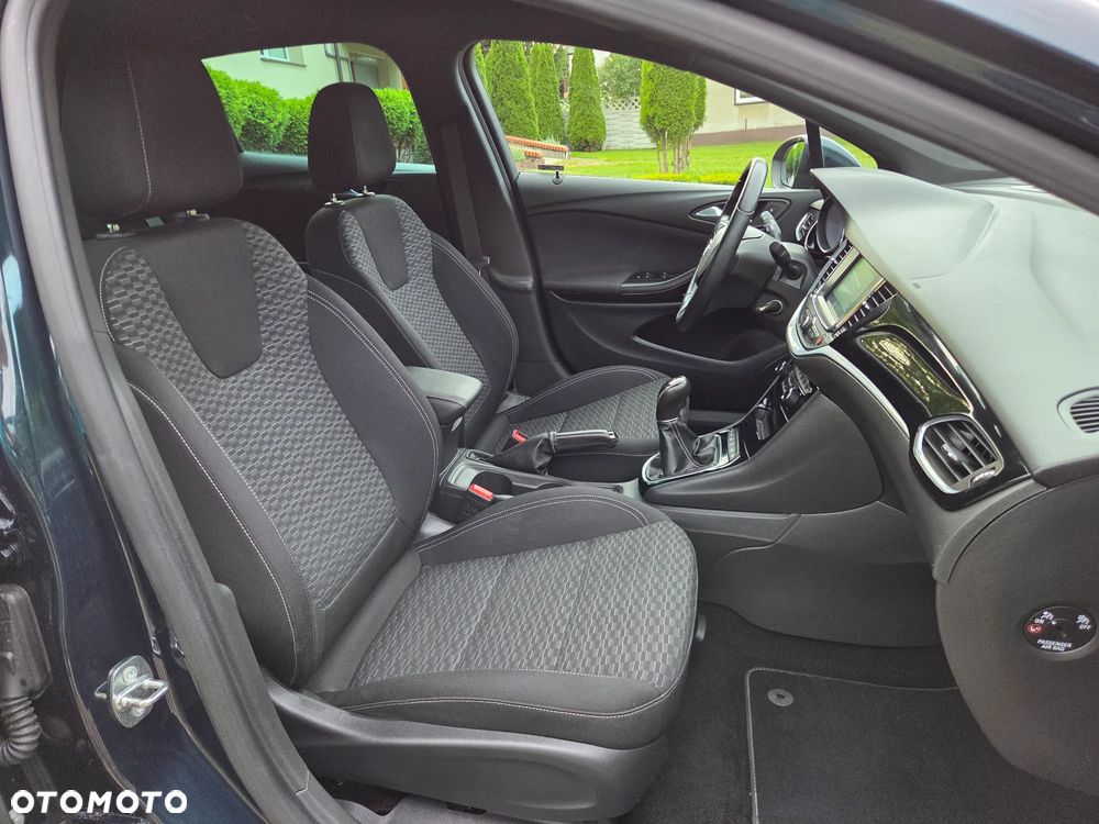 Opel Astra 1.6 T Dynamic S&S - 20