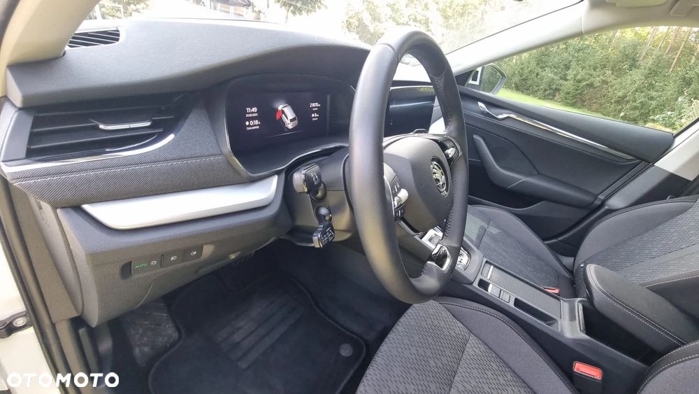Skoda Octavia 2.0 TDI DSG Style - 24