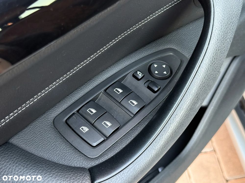 BMW X1 xDrive18d xLine - 24
