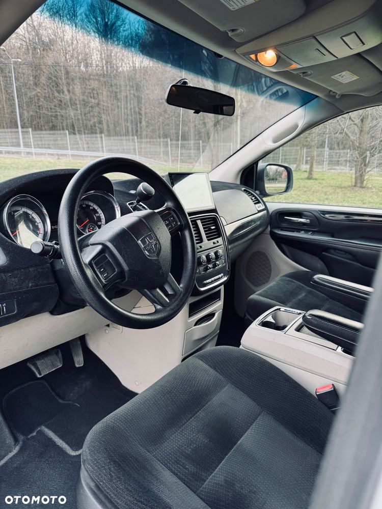 Dodge Grand Caravan - 7