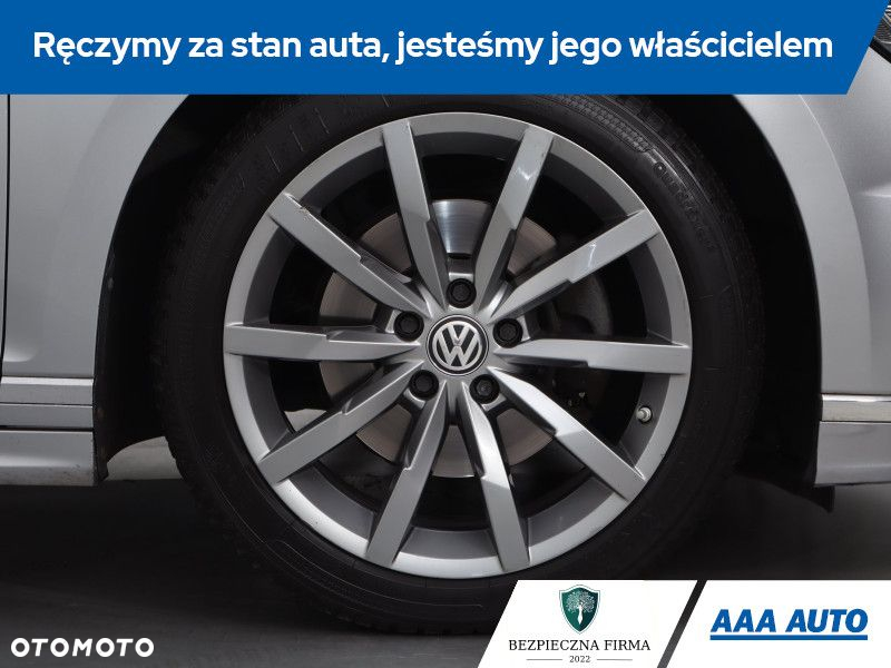 Volkswagen Passat - 16