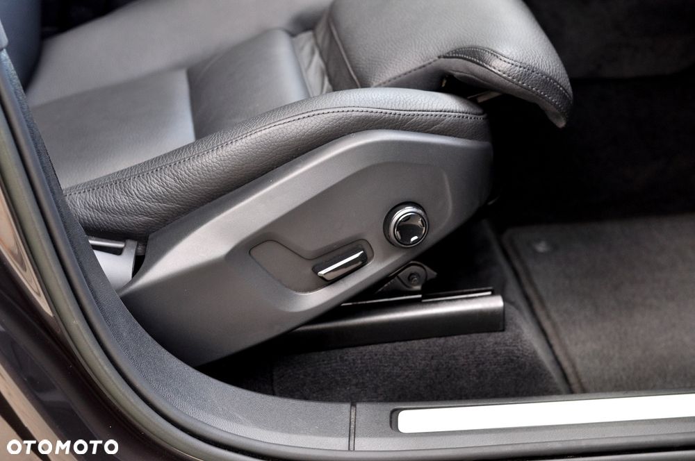 Volvo XC 60 - 33