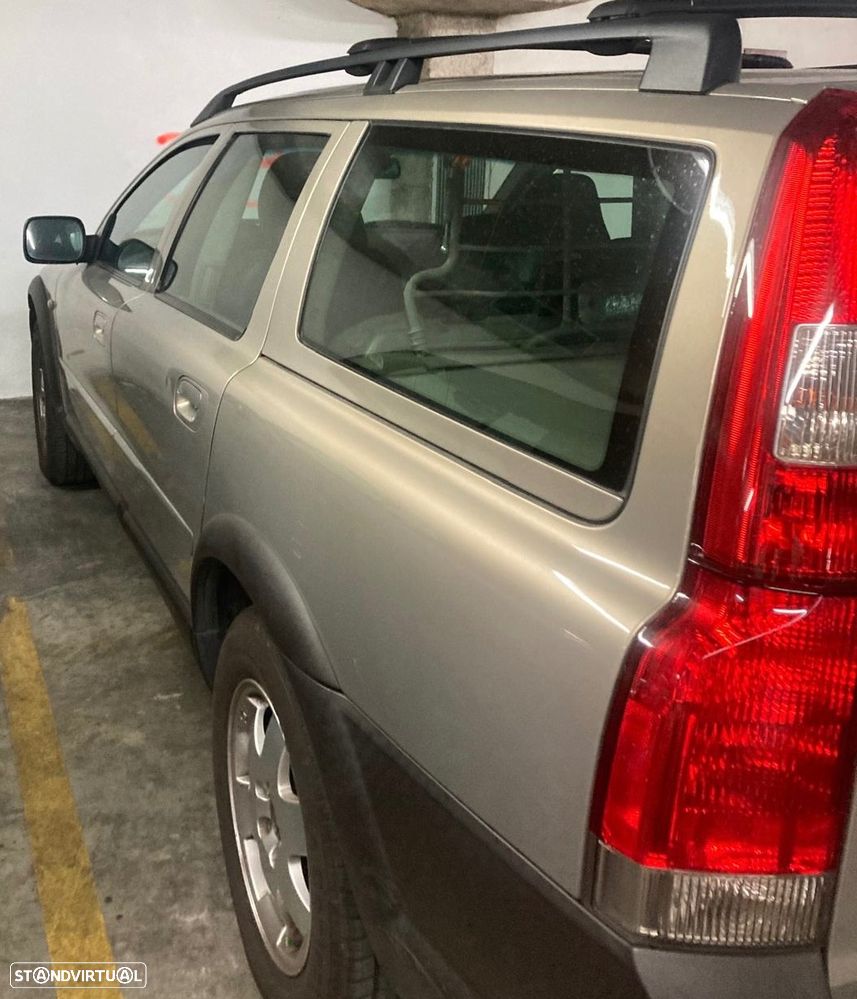 Volvo XC 70 D5 Nivel 2 Auto. - 4